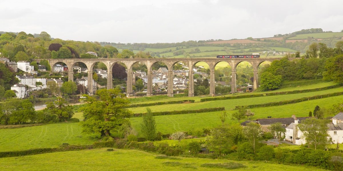 BLOG -  Calstcok-viaduct-Pete-Deviesletterbox